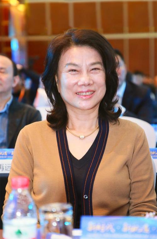 董明珠卸任格力董事长-董明珠退出格力子公司法人及董事长
