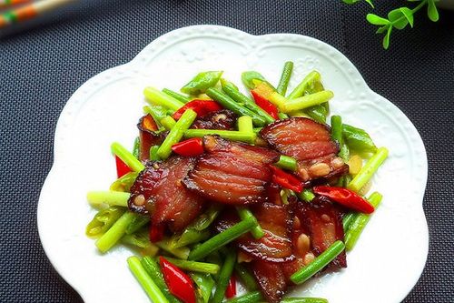 lrc-腊肉炒什么配菜好吃